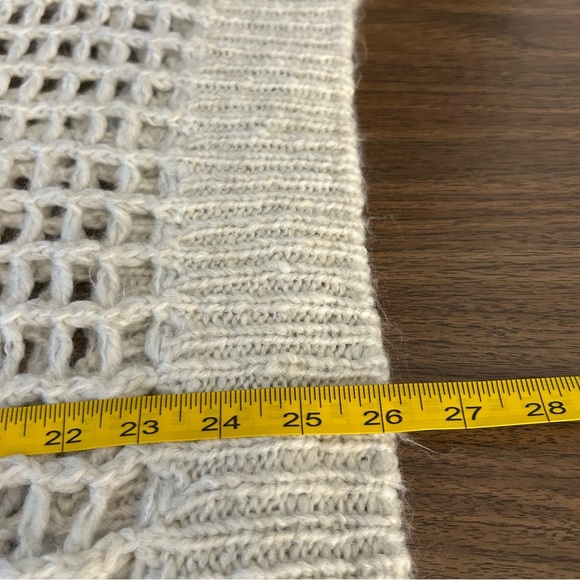❤️ Urban Outfitters Open Square Knit Holes Cream Oversized Sweater S - Picture 11 of 11